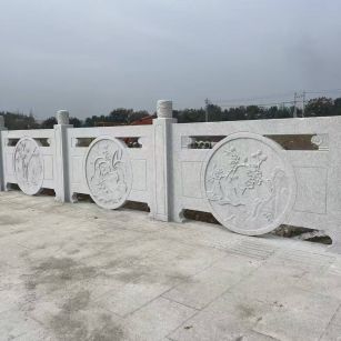 赤峰芝麻白河道栏杆 石材栏杆