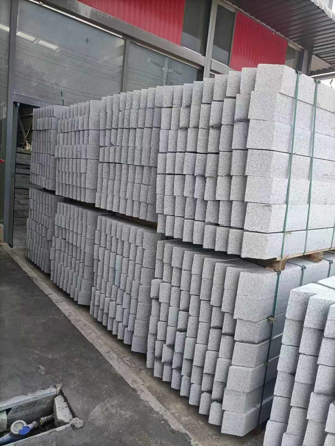 赤峰芝麻白树围石 树池