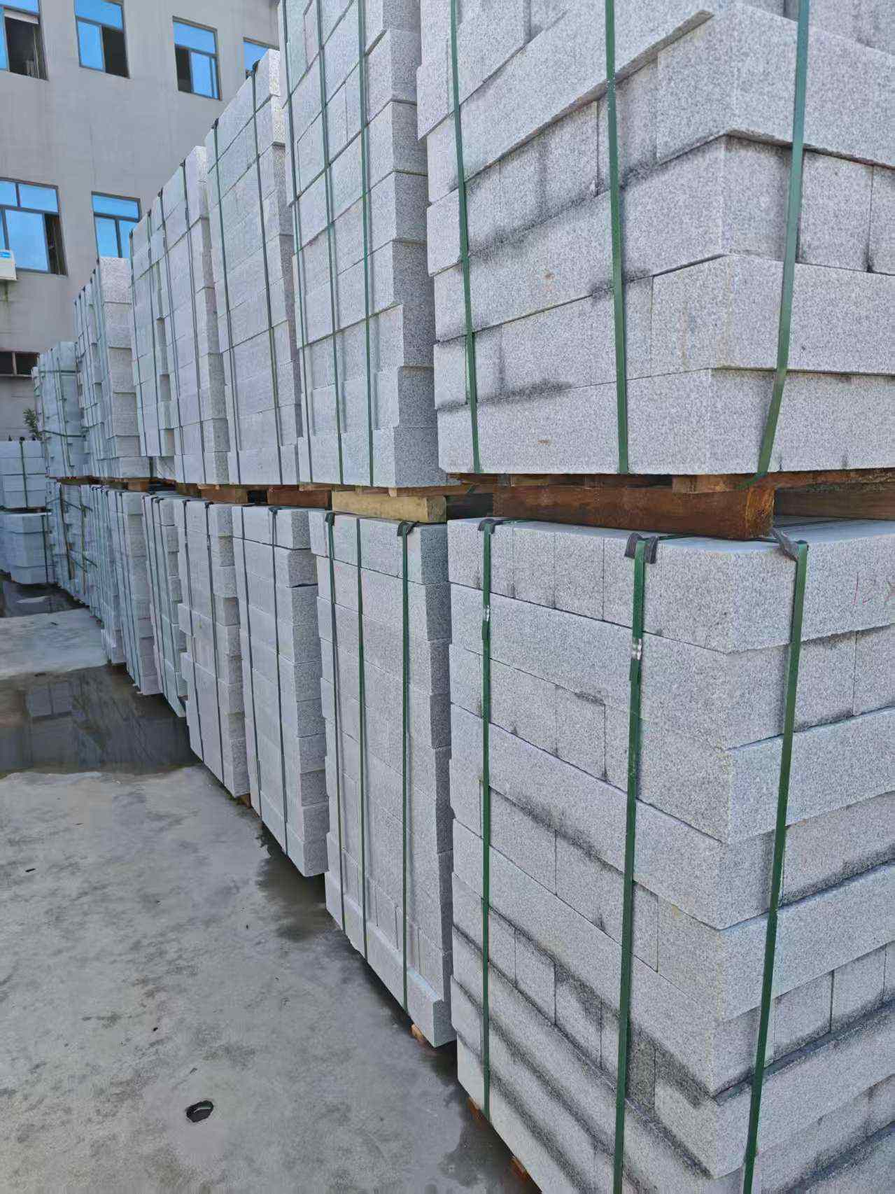 赤峰芝麻白路牙石，路侧石