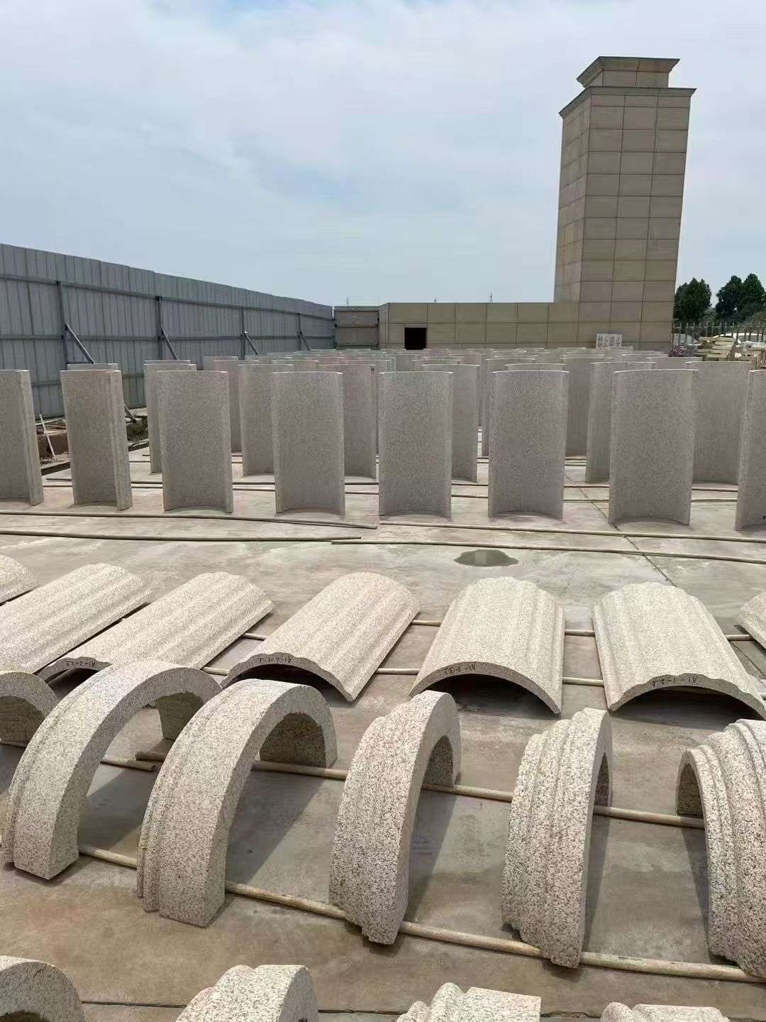 赤峰黄金麻别墅柱皮 异形 线条定制