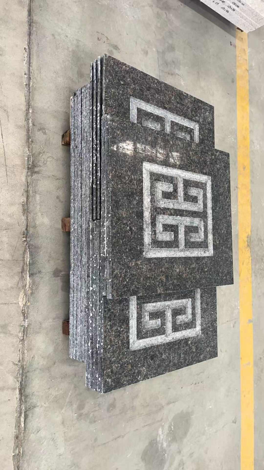 赤峰英国棕回纹雕刻版